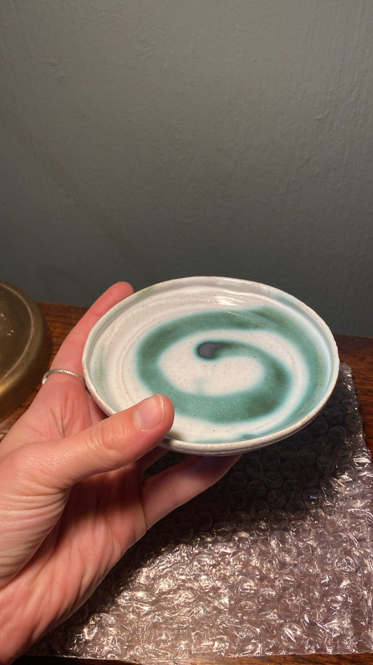 Green swirl dish
