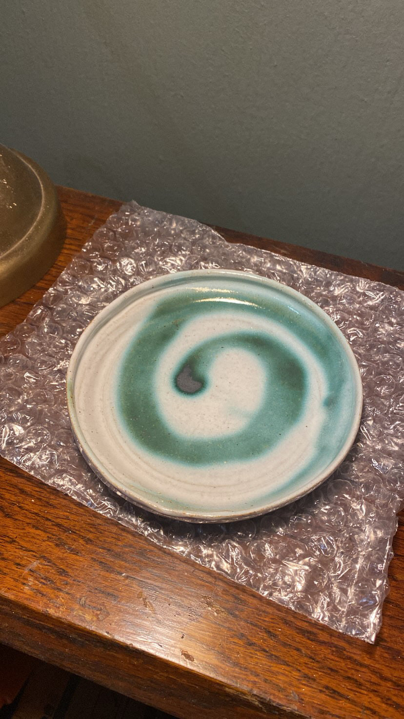 Green swirl dish